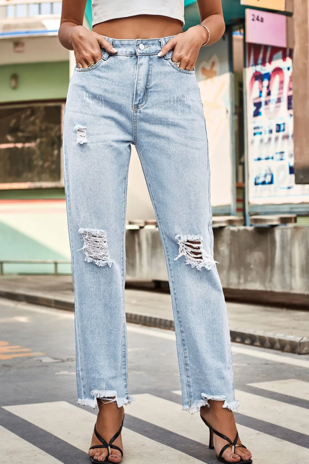 * APP EXCLUSIVE* Distresssed Buttoned Loose Fit Jeans