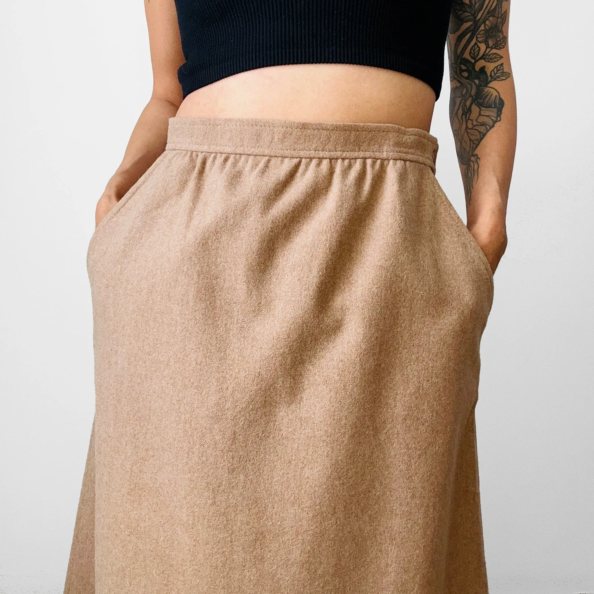 1960s - 1970s Tan Aline Wool Knee-Length Skirt - Waist 28