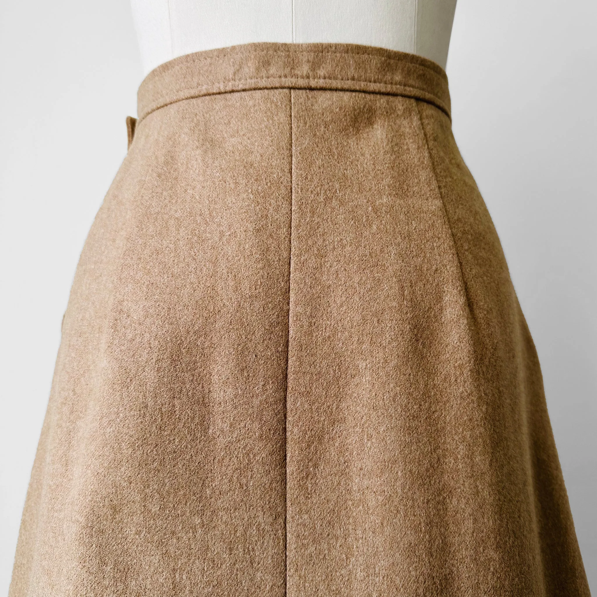 1960s - 1970s Tan Aline Wool Knee-Length Skirt - Waist 28