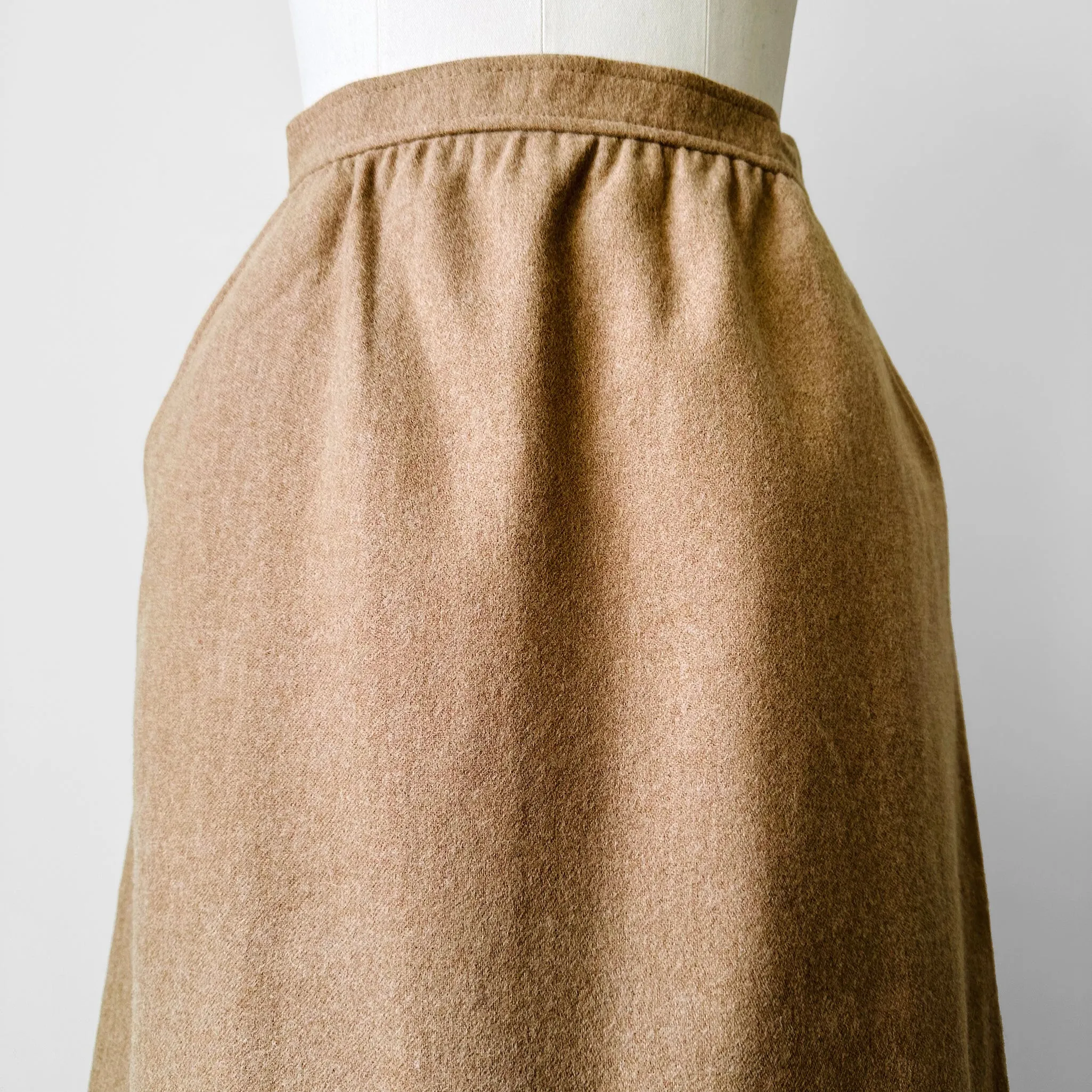 1960s - 1970s Tan Aline Wool Knee-Length Skirt - Waist 28