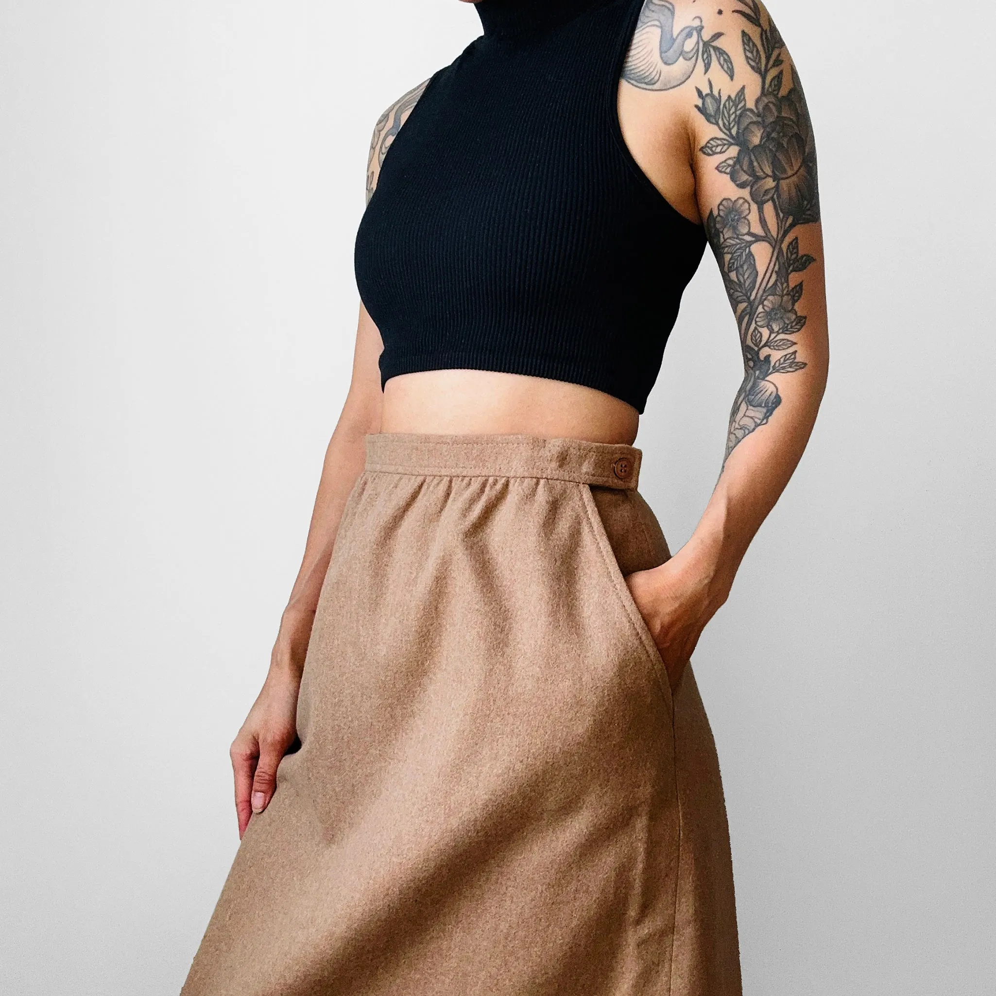 1960s - 1970s Tan Aline Wool Knee-Length Skirt - Waist 28