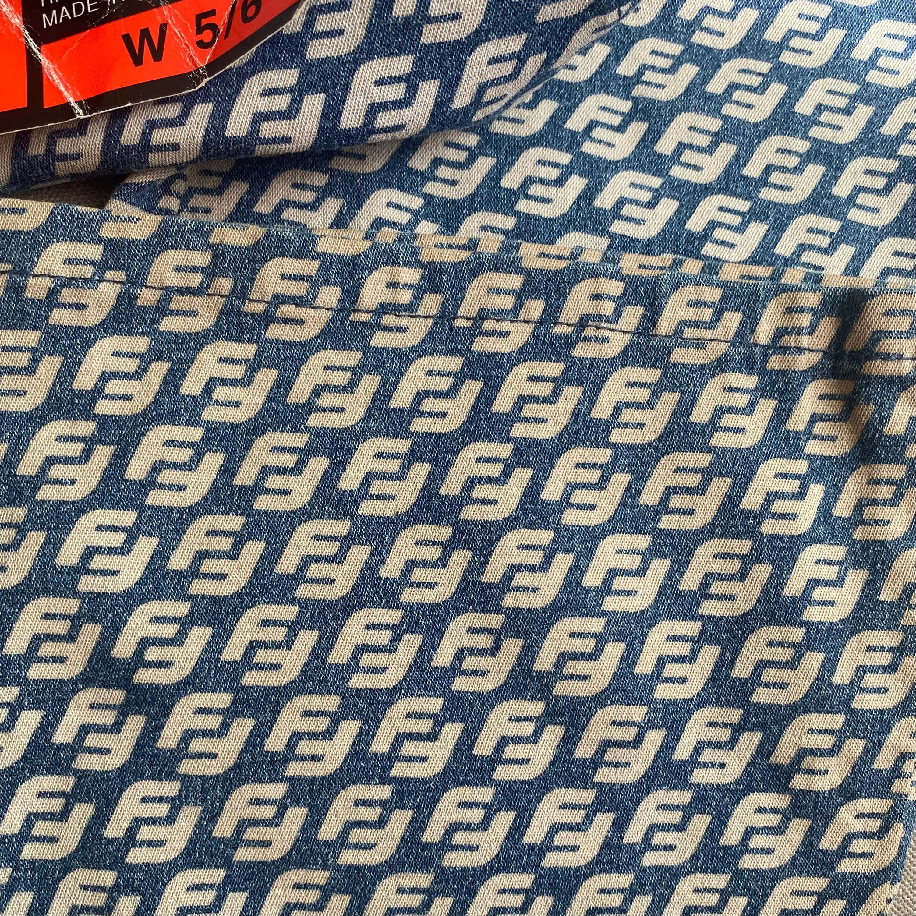 2000’s Dead-stock all over print Fubu jeans - medium