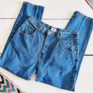80'S VINTAGE TAPERED MOM JEANS // WAIST SIZE 31