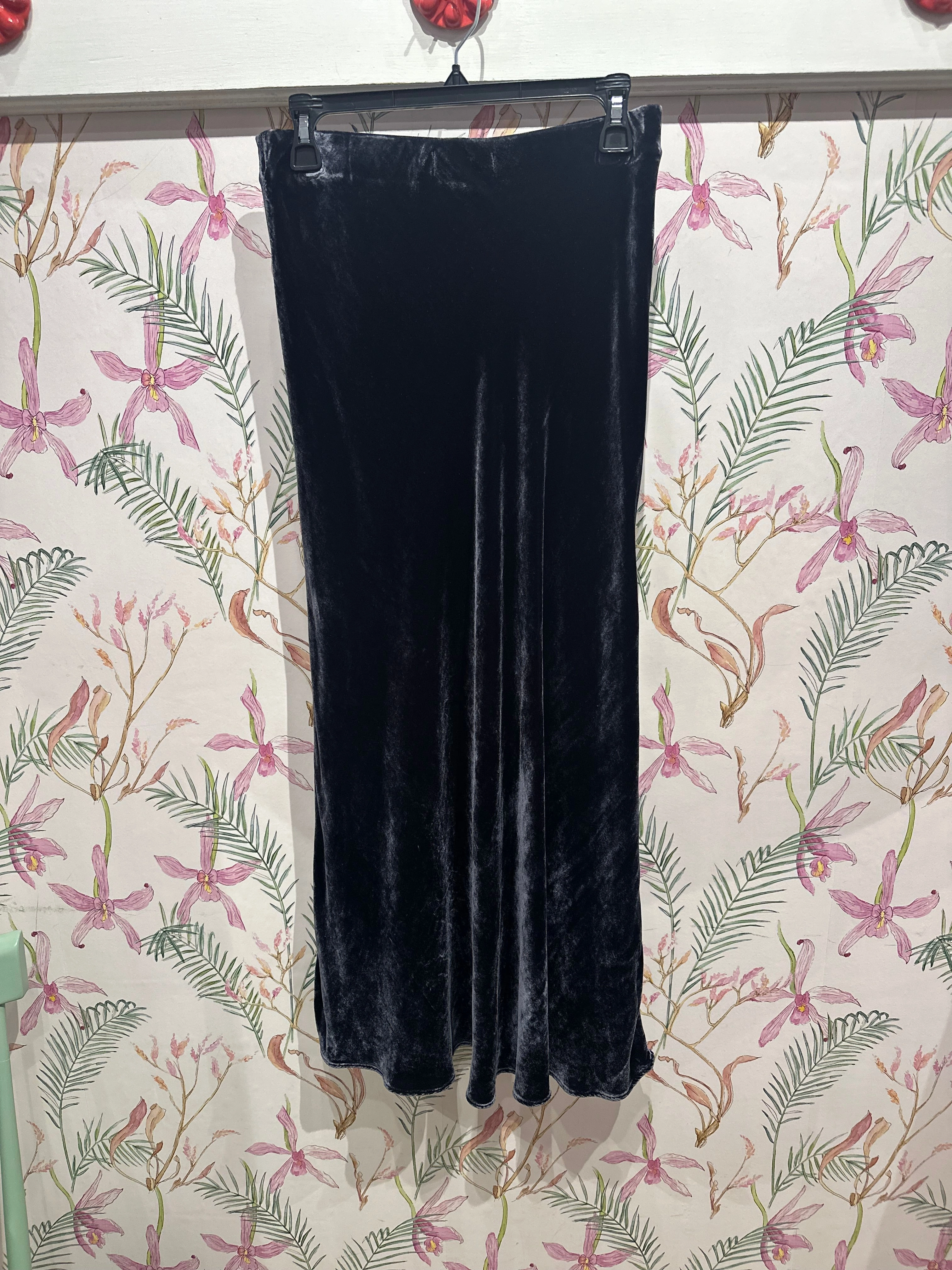 Eza Silk Velvet Maxi Skirt in Navy Runway Inspired