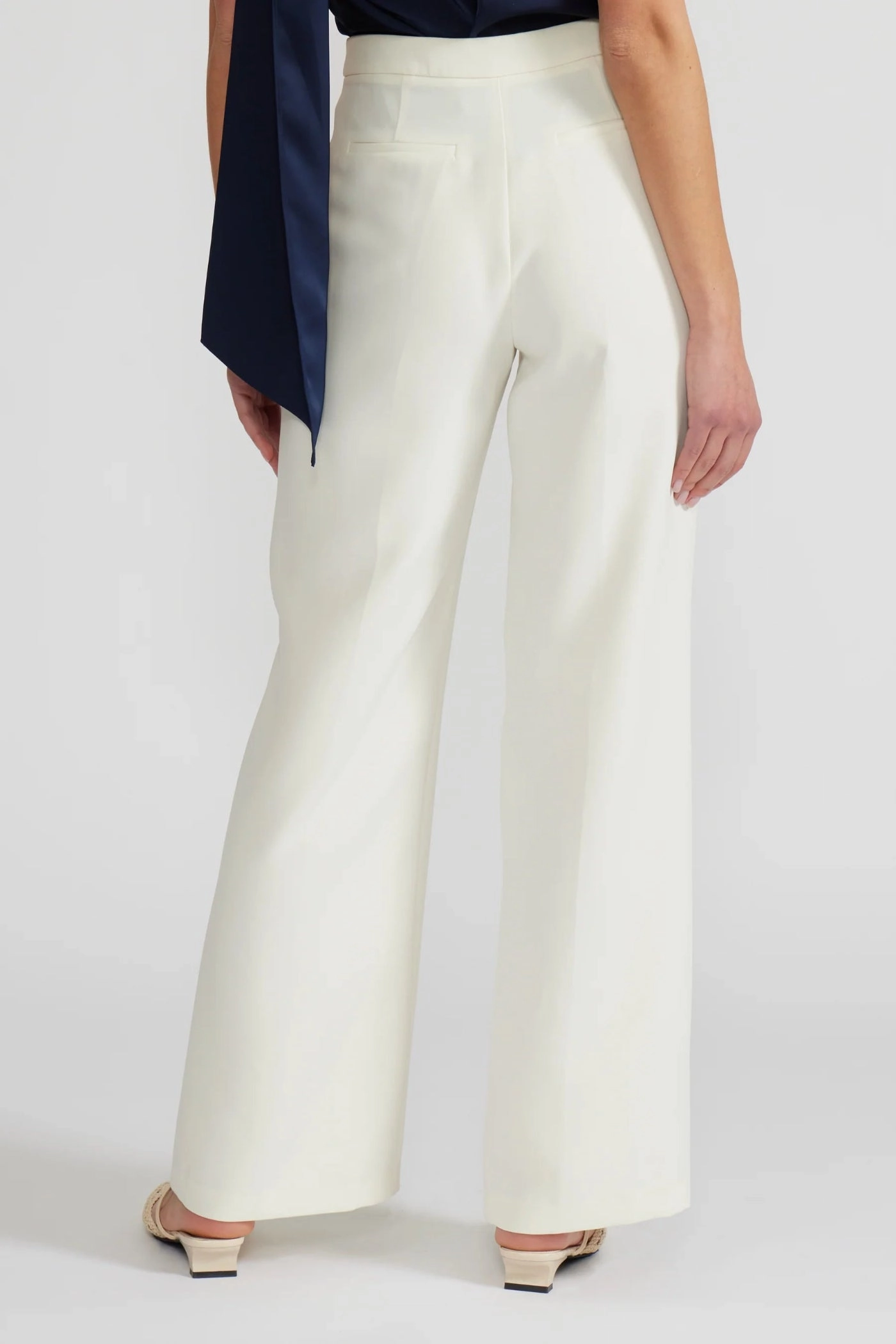 Flexible shape TARA IVORY CLASSIC PANTS