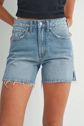 NICOLE SIDE SLIT DENIM SHORTS Double Layered Reinforcement Casual Fit Design