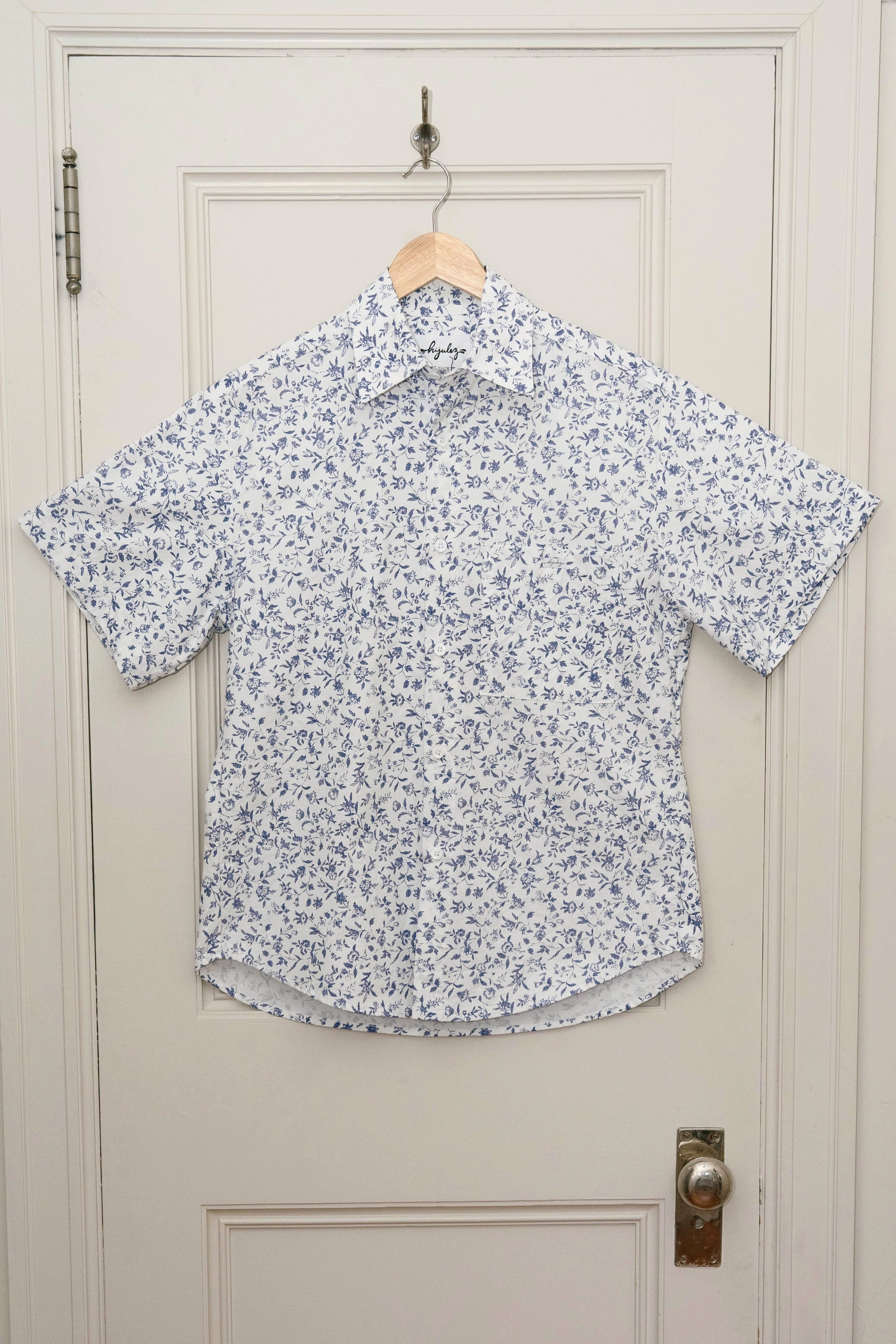 LightweightFabric WaffleWeave Trev Button Down (Sizes S, M)