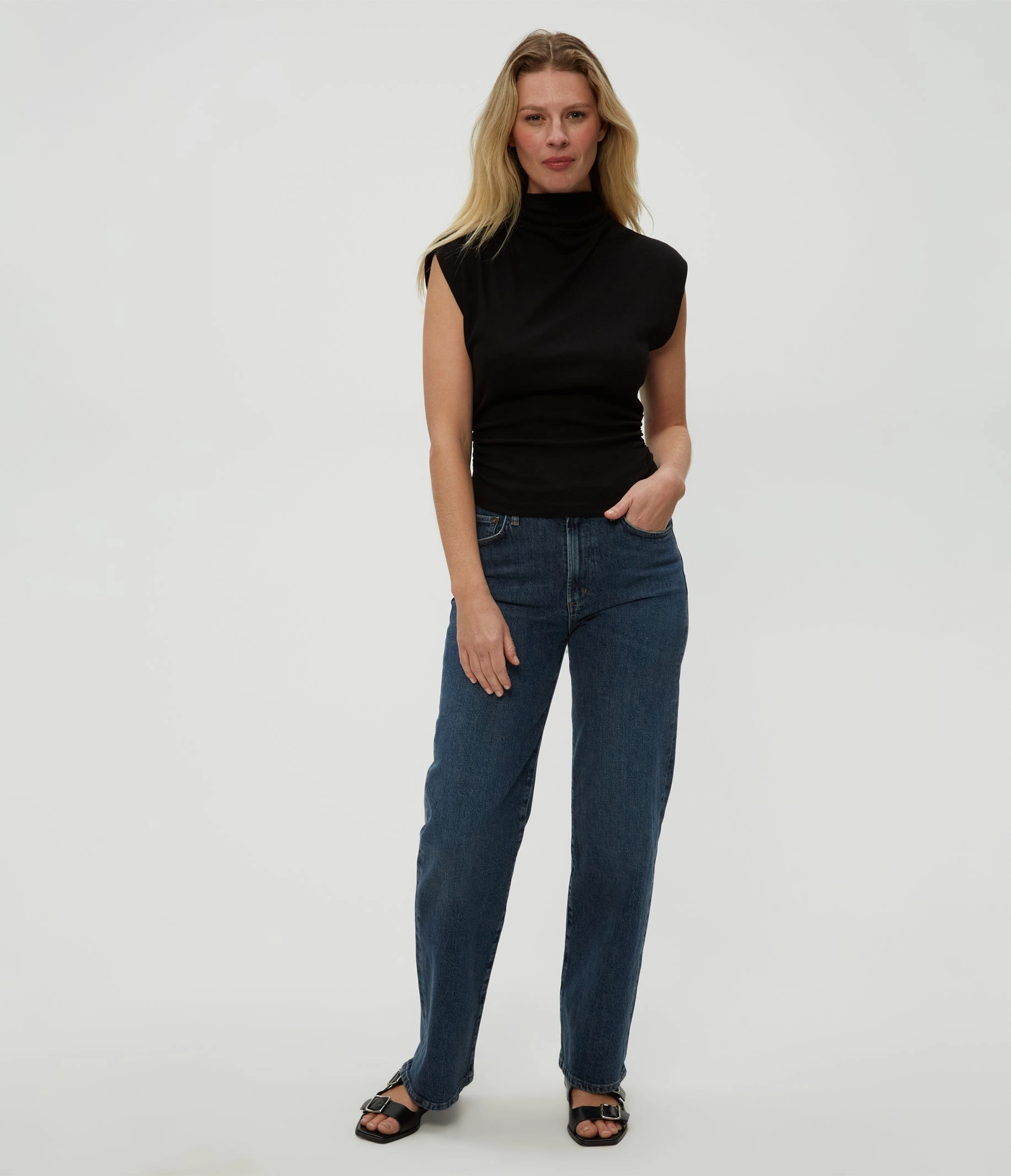 AMARA TEE Resilient Elasticity Bonded Seam Technology