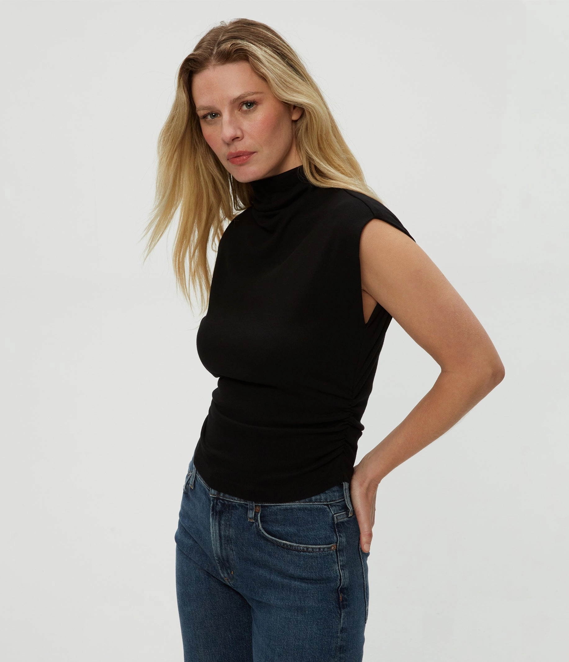 HypoallergenicFabric LightweightLayeringSystem AMARA TEE