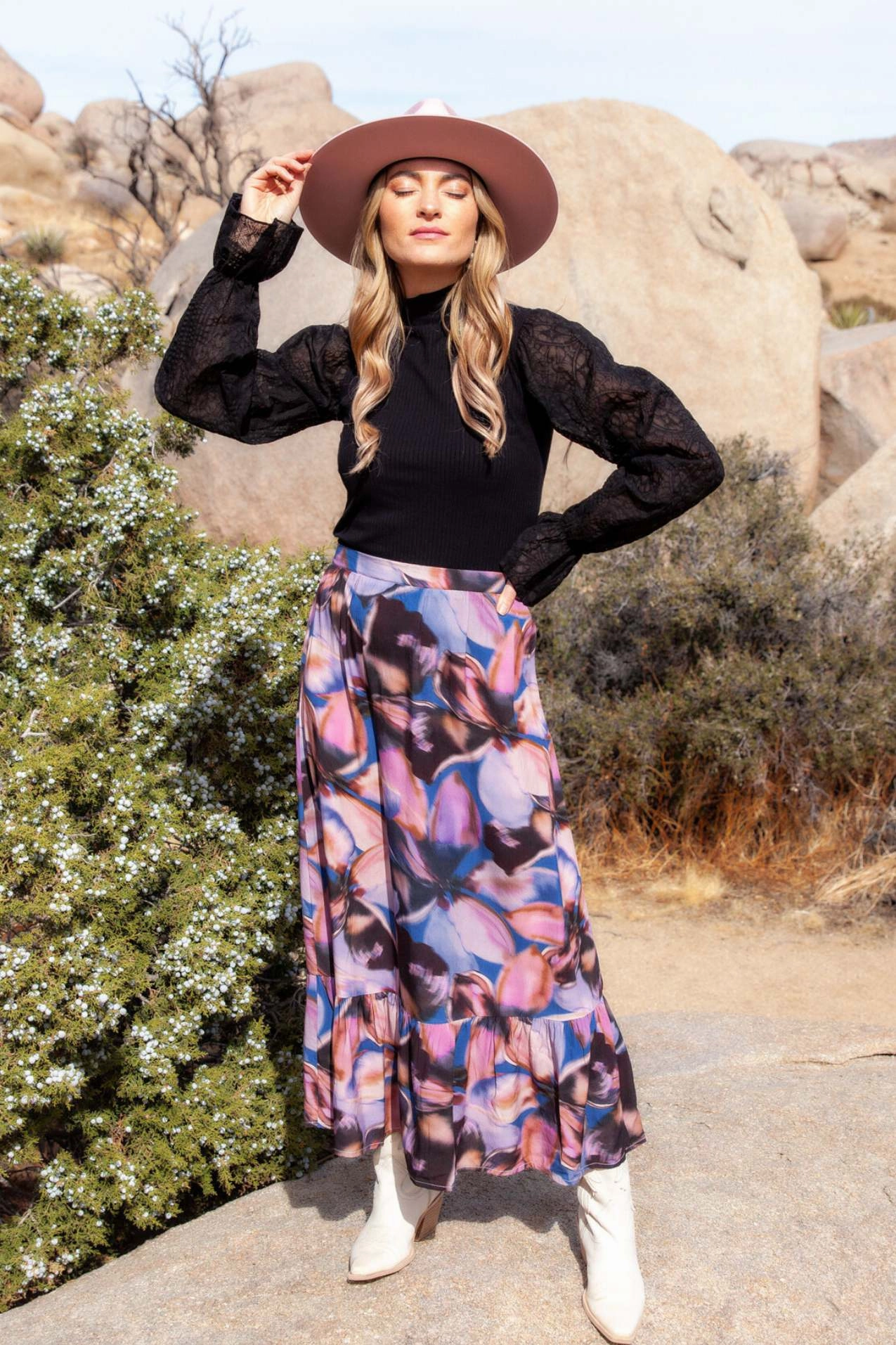 Pippa Set Skirt / Dusty Pink and Blue Plant Based Material Diagonal Slit