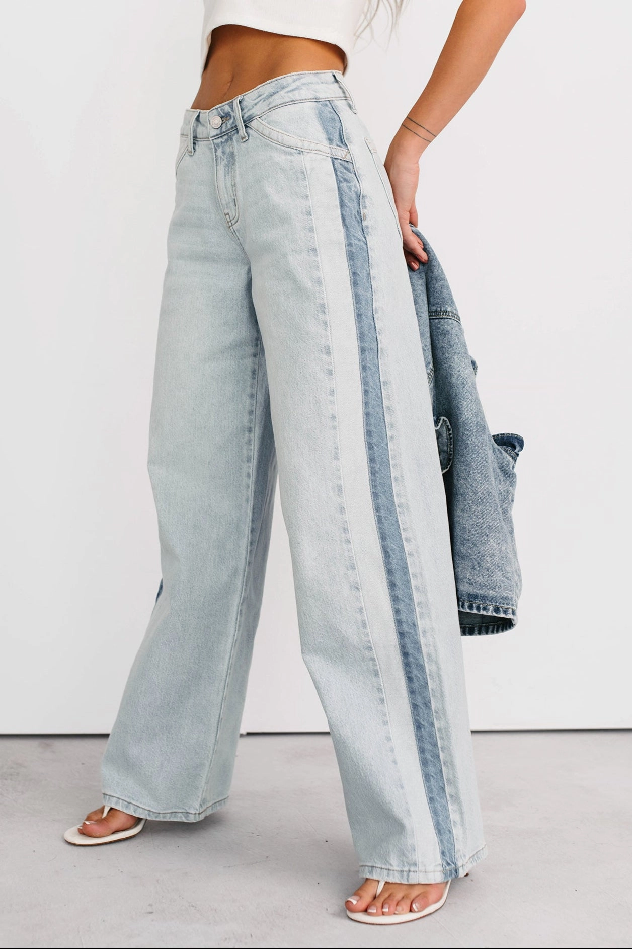 Baylor Wide Leg Contrast Kancan Jeans (Light) Outdoor Flex