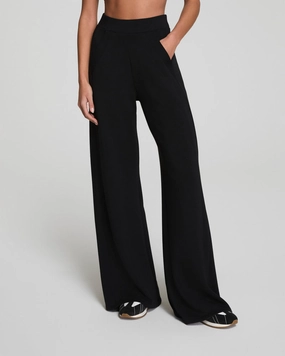 AIRESSENTIALS TRACK PANT Low Bulk Design Belt loops
