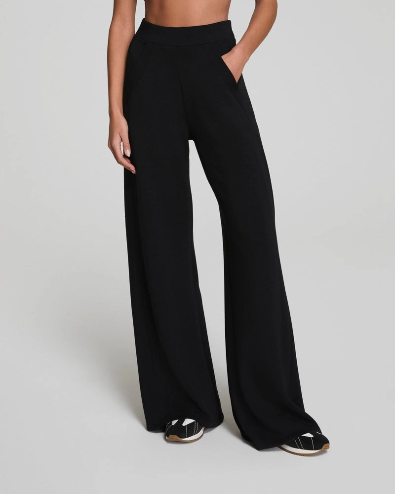 AIRESSENTIALS TRACK PANT Low Bulk Design Belt loops