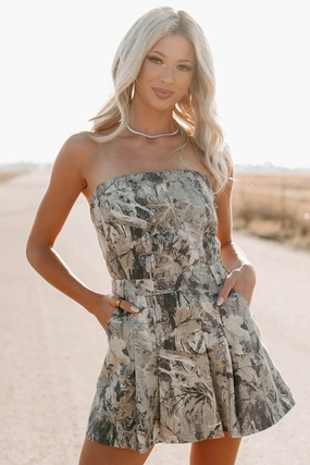 Urban Style Curve-Enhancing Bold Vision Strapless Denim Mini Dress (Camouflage)