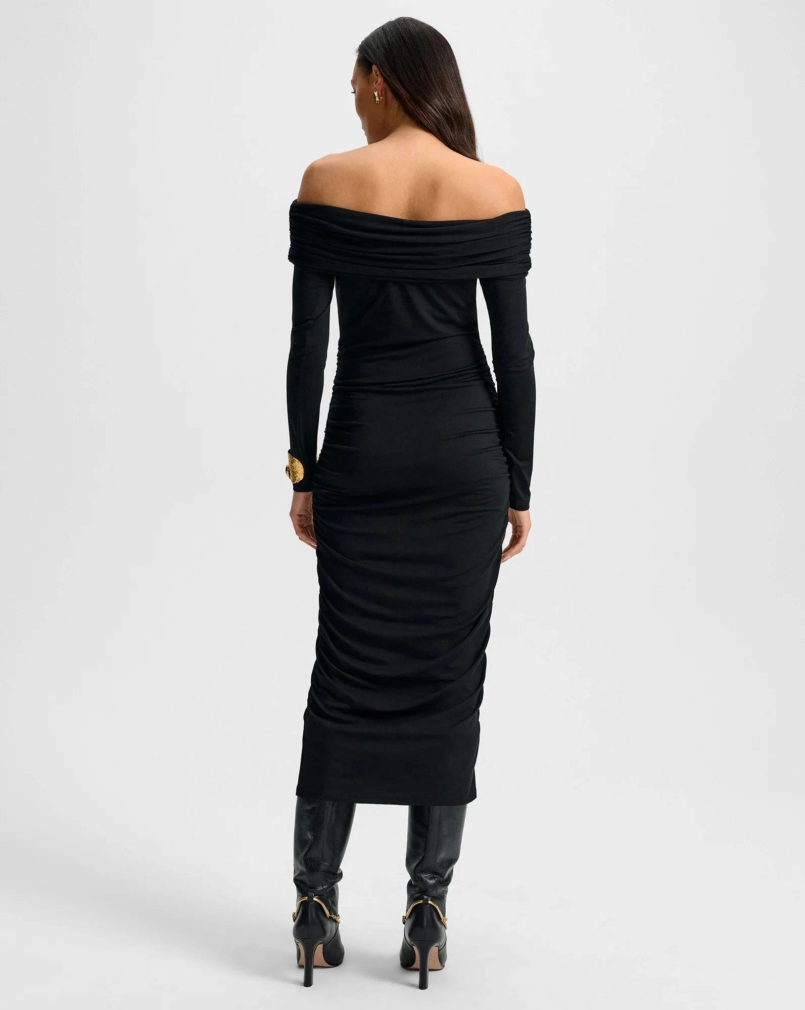 Tinette Off-The-Shoulder Midi Dress Black Fit Vibe Gentle Glow