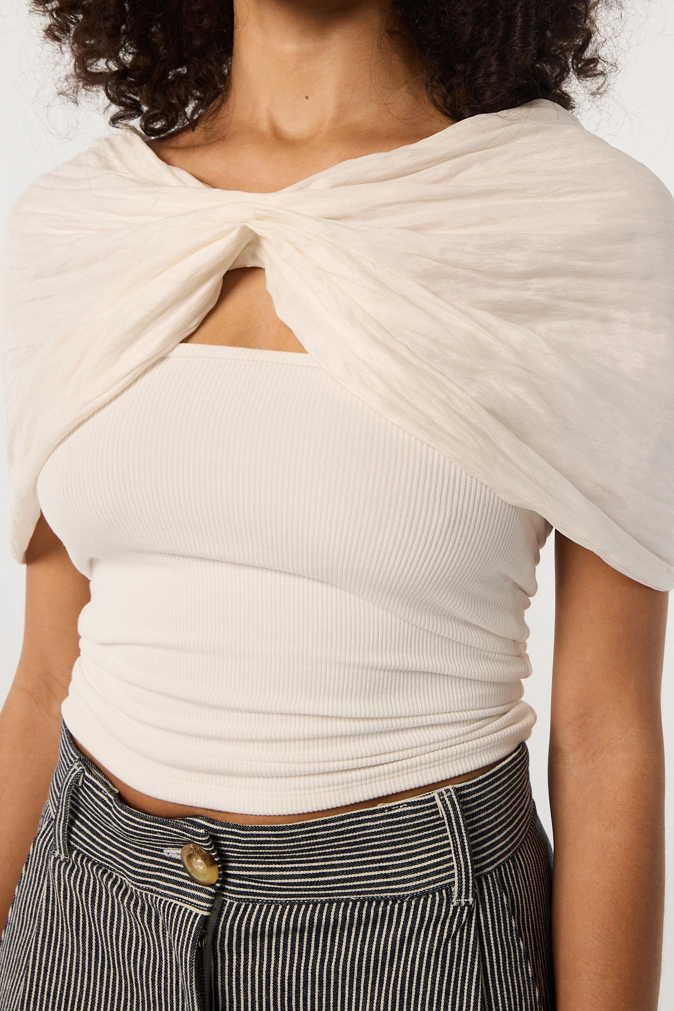 ELIAS CAPE TOP Wear Resistant Fabric Hidden Storage Pockets