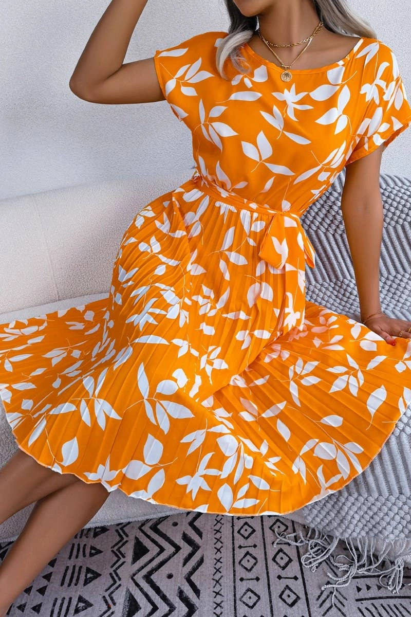 CASUAL LEAF SHORT SLEEVE BIG SWING PLEATED DRESS_CWDSD2526 Vibrant Look Layered Comfort Wear