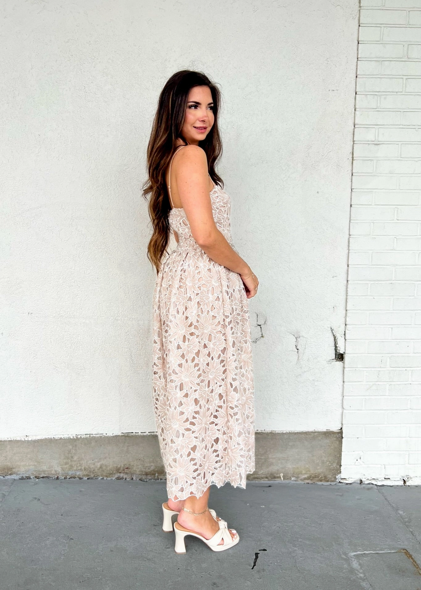 Timeless Line MONA LACE MIDI DRESS