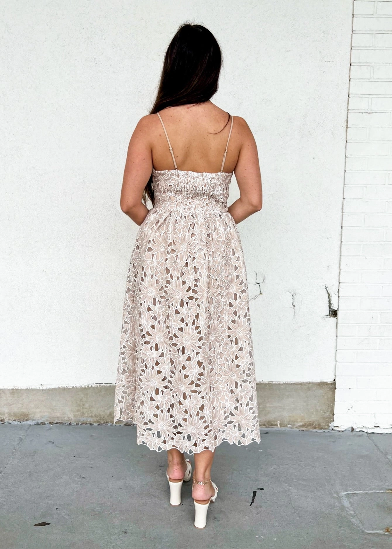 Daily Option MONA LACE MIDI DRESS