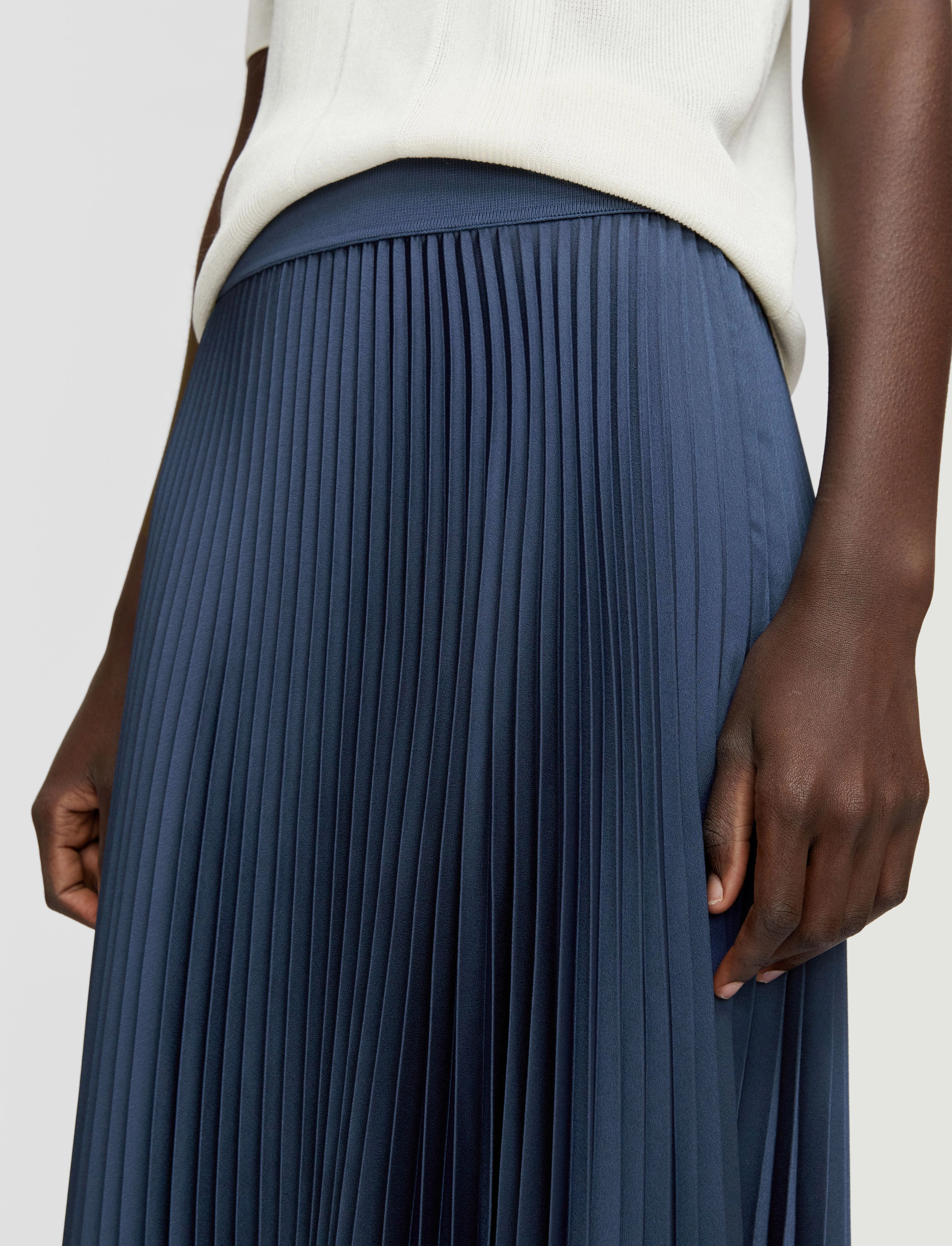 Material Innovation Mini length Ade Knit Weave Pliss?? Skirt