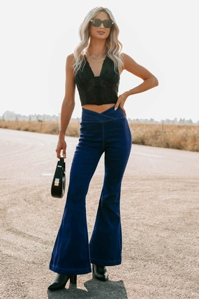 All Around Fit Layered Comfort Thora V Waist Signature 8 Flare Jeans (Dark)