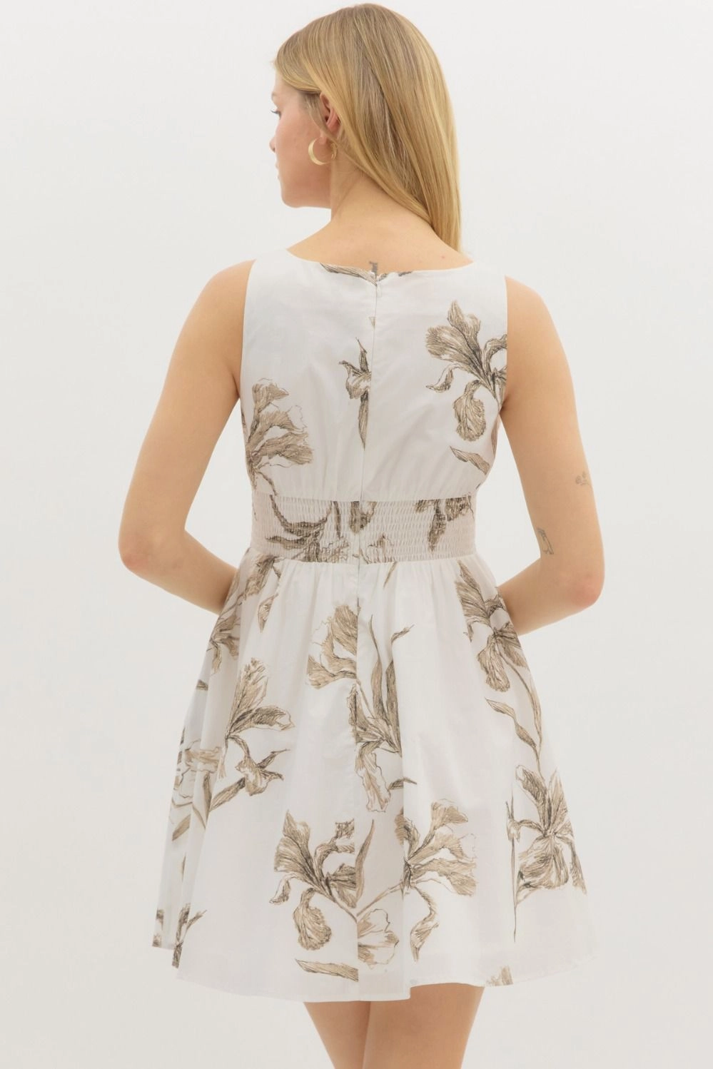 Bold Patterns Timeless Look Nobody Like Me Off White Printed Dress