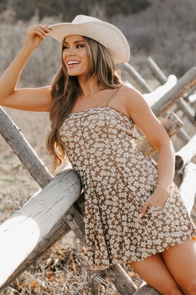 Quilted-Texture Timeless Shape Charming Glow Sleeveless Floral Mini Dress (Taupe)