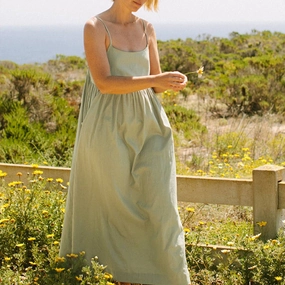 Chic Vibe COTTON SLIP DRESS WITH LARGE POCKETS_CWDMD2171