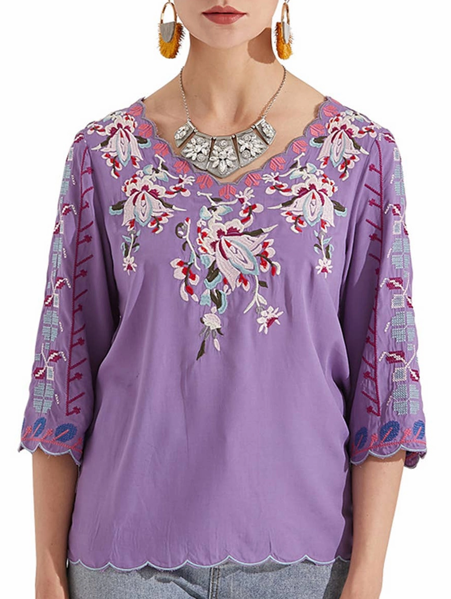 Microfiber Technology AdvancedAirflowChannels COTTON V-NECK FLORAL EMBROIDERED TOP_CWTBLL0824