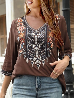 Low Profile Waistband Integration Compact Thermal Insulation COTTON V-NECK PLUS-SIZE EMBROIDERED BLOUSE_CWTBLL0820