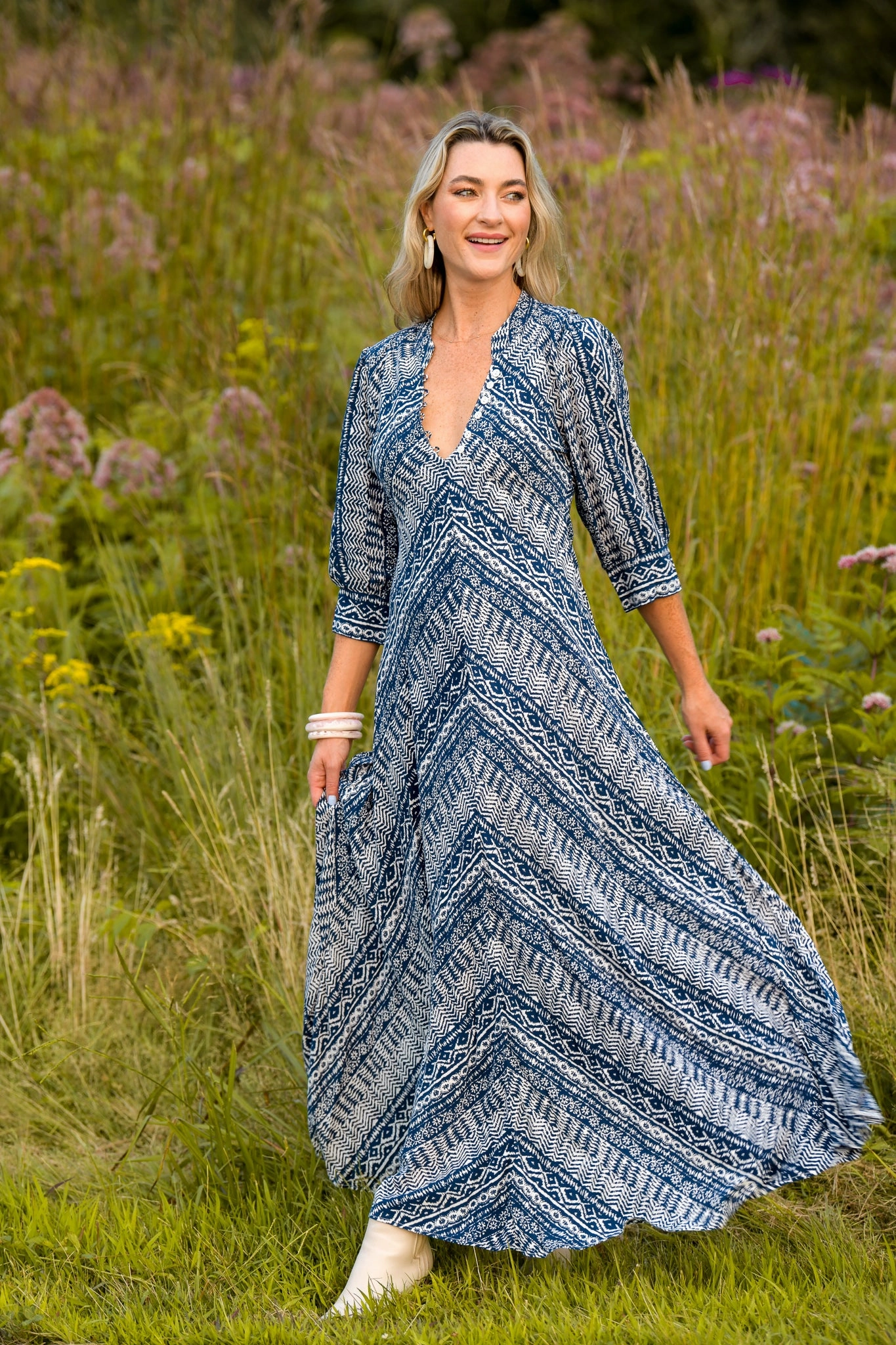 Smart Layer Stylish Feel Daphne Dress / Indigo Aztec