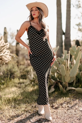 Modern and Feminine Shape Retention Darling I'm Different Western Printed Maxi Dress (Black)