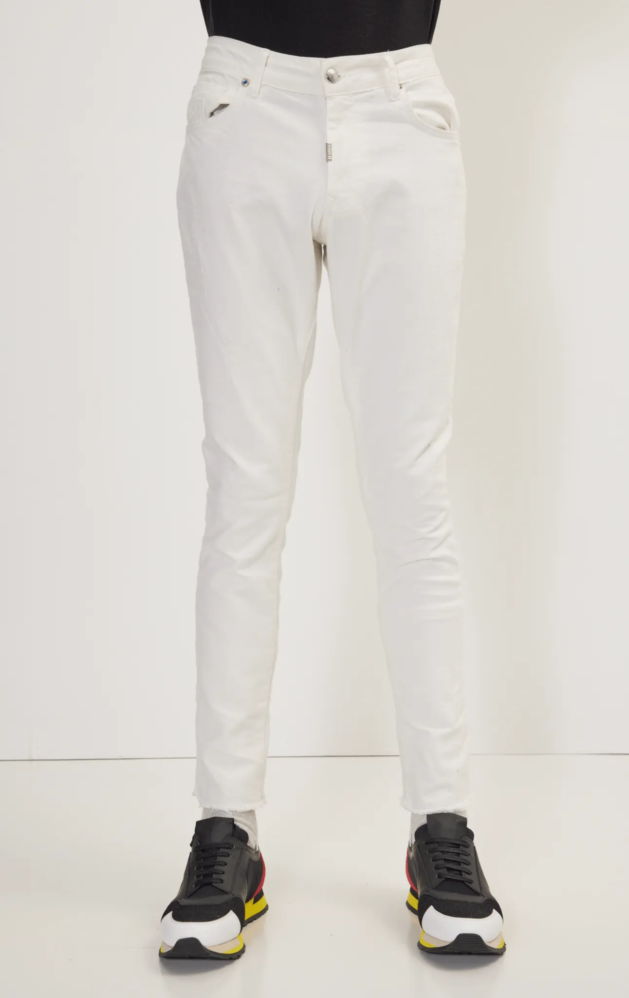 Distressed Ripped Hem Skinny Jeans - White