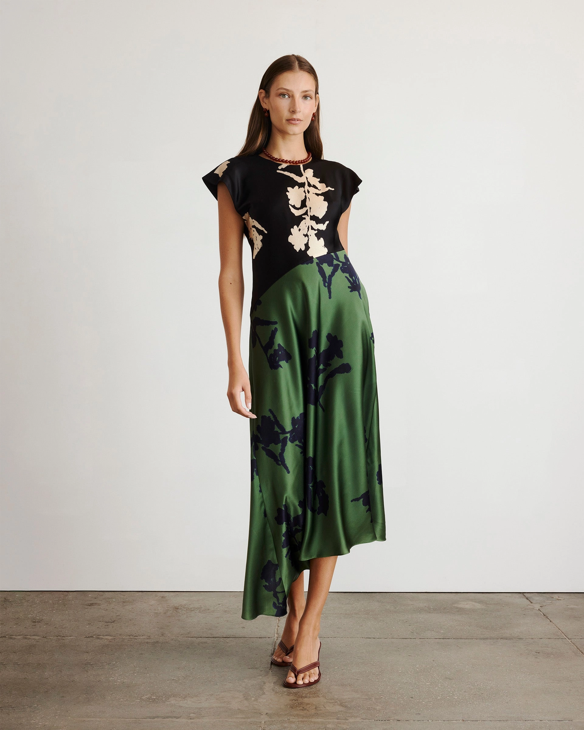 Violeta Dress Fit Waist Timeless elegance