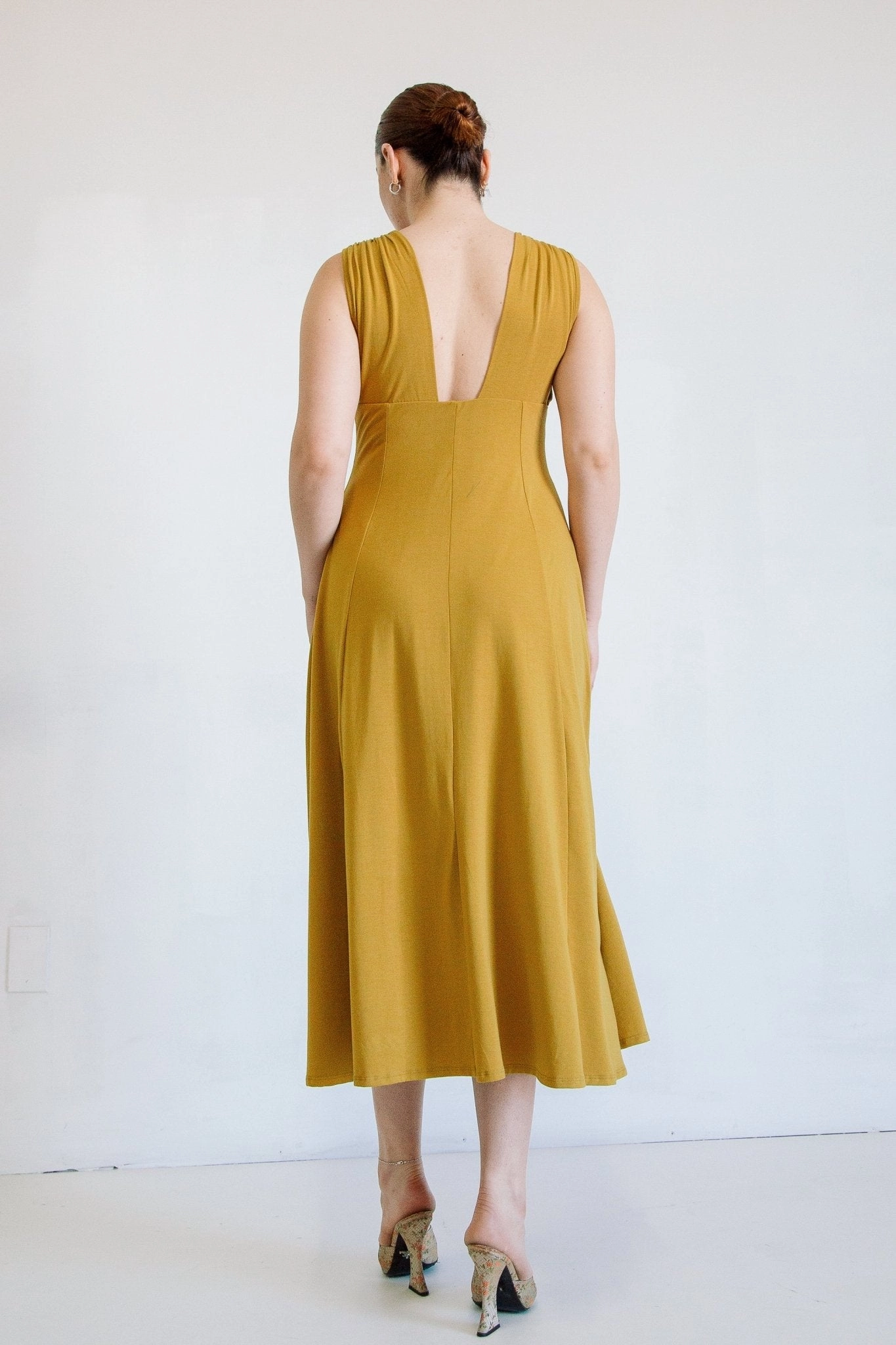 Light Fit Bright-Hue ELVA DRESS