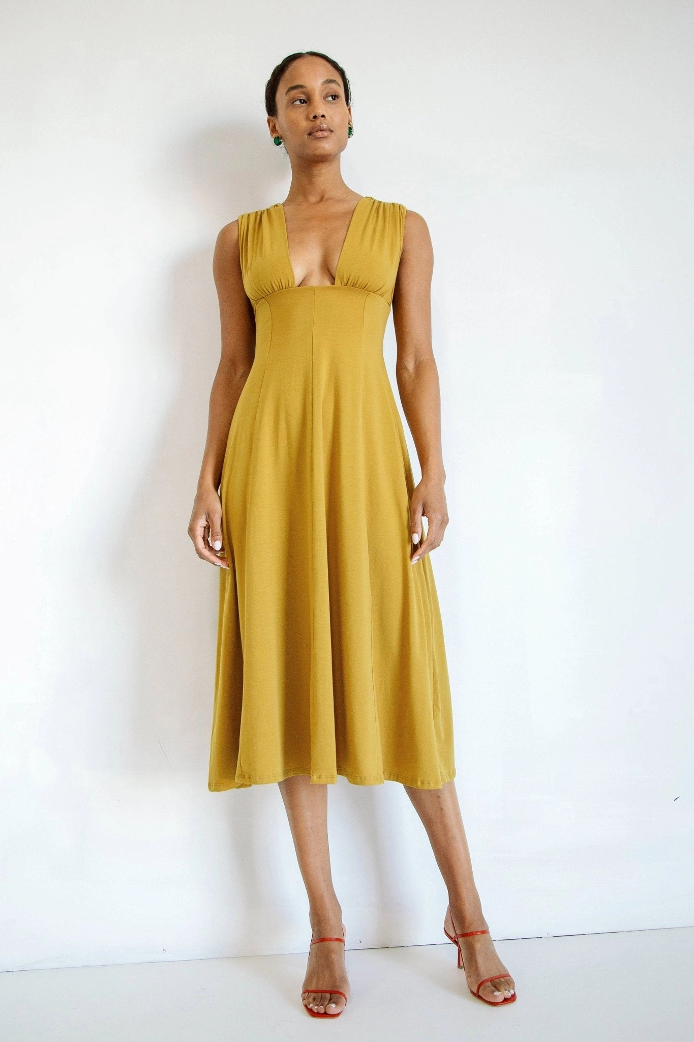 ELVA DRESS Subtle Fit Mesh-Detail