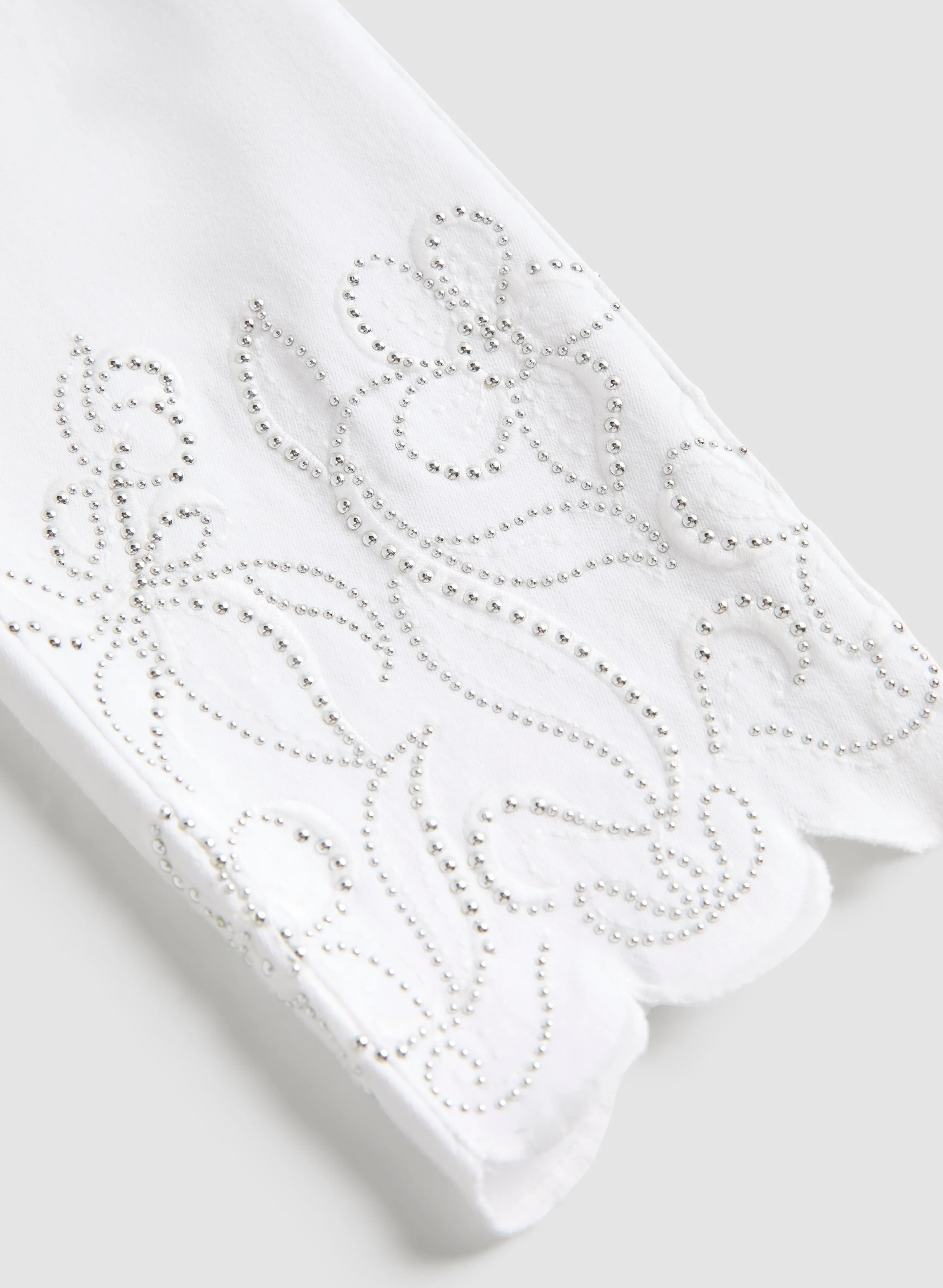 Embroidered Hem Pull-On Jeans