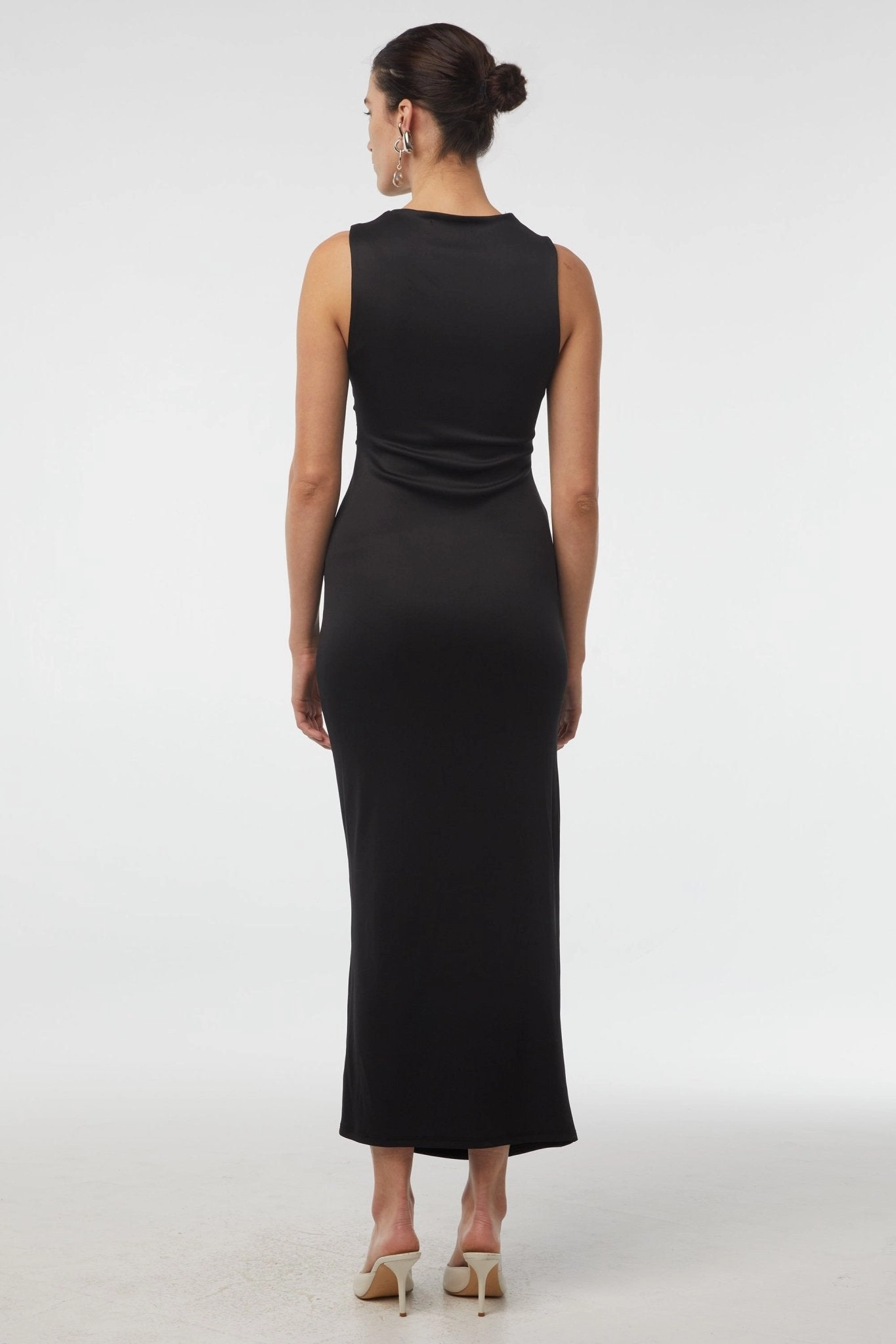 EMMET DRESS Understated Elegance Timeless Look Wear