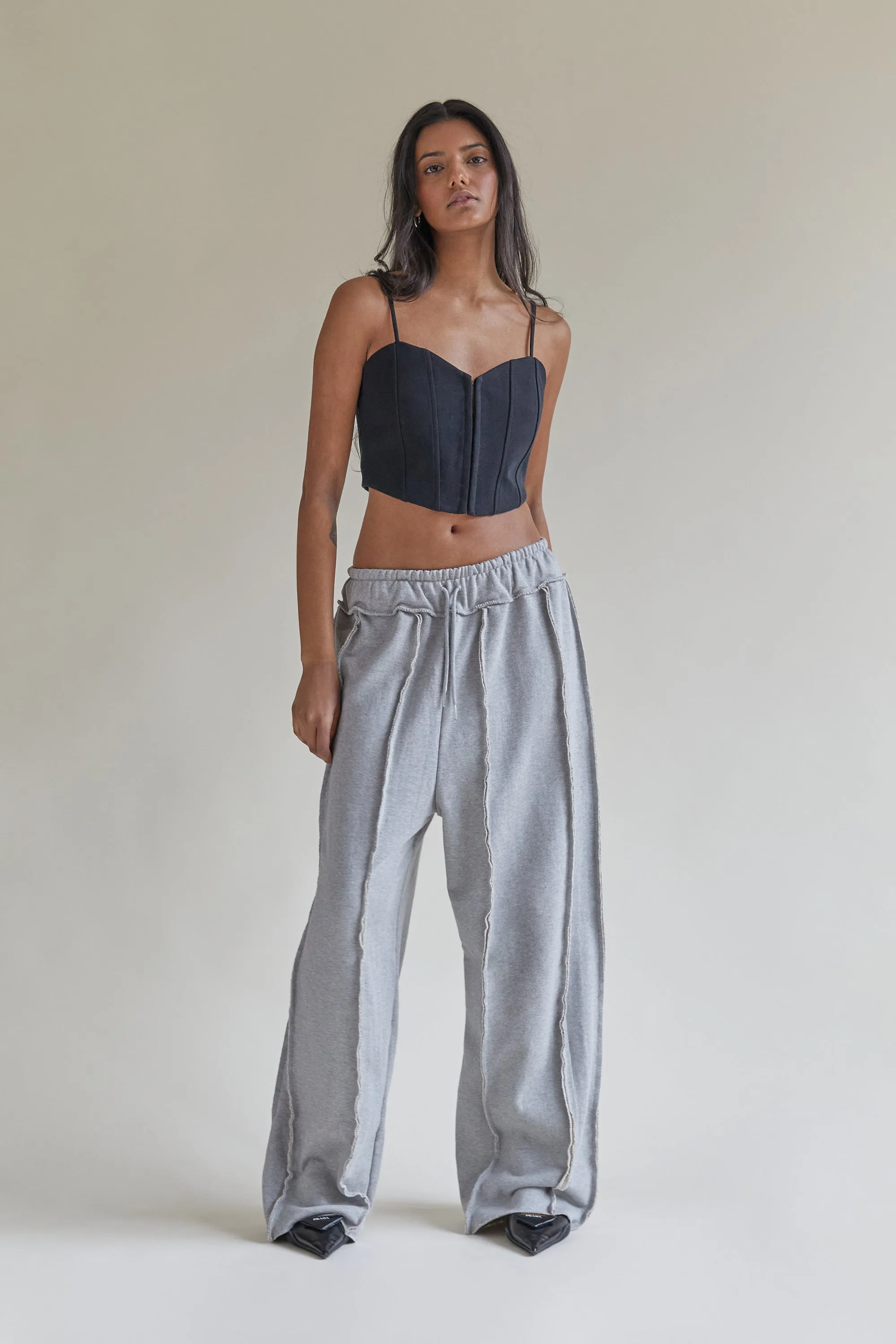EXPOSED SEAM SWEATPANT