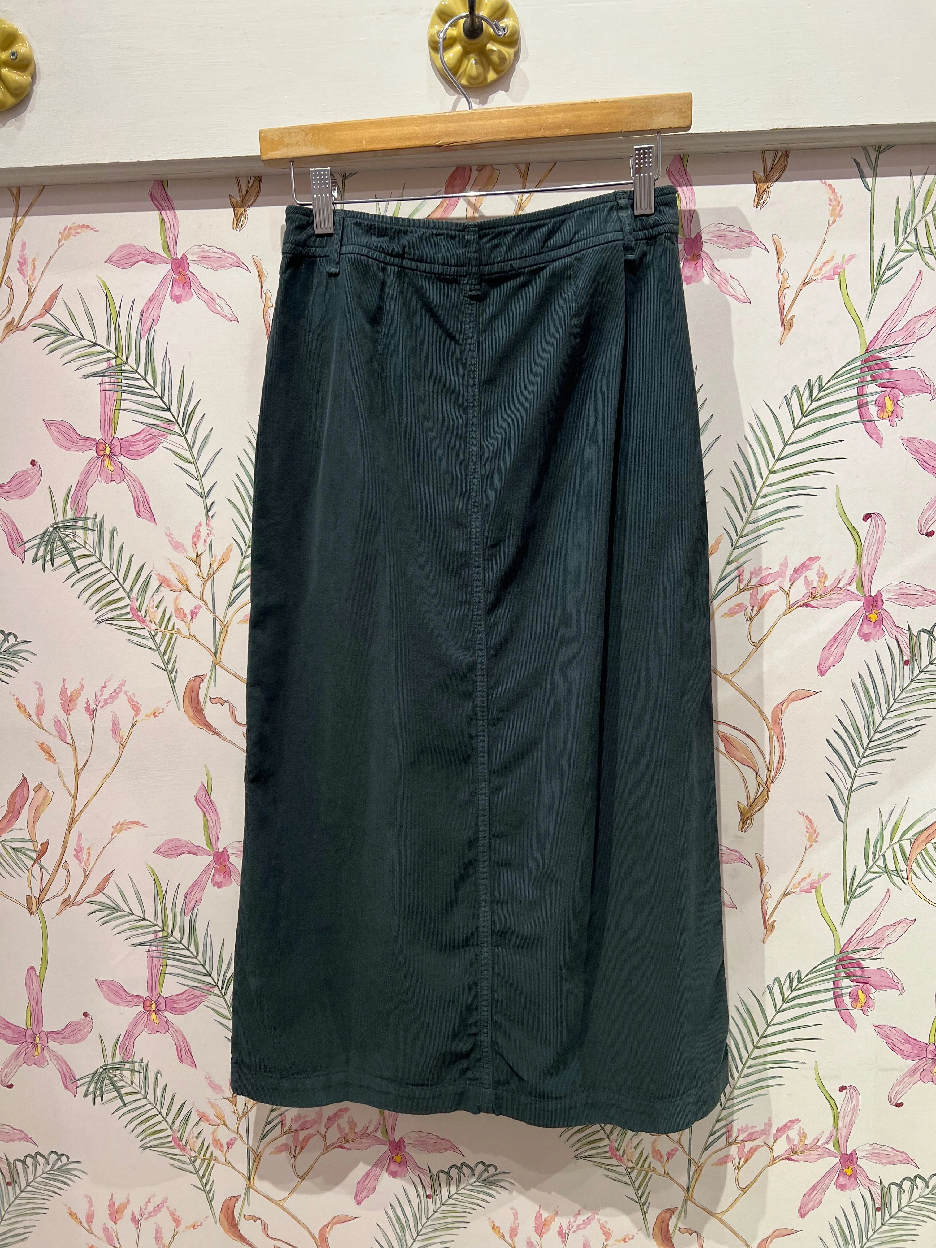 Timeless Trend Smart Design Fia Corduroy Midi Skirt in Mallard