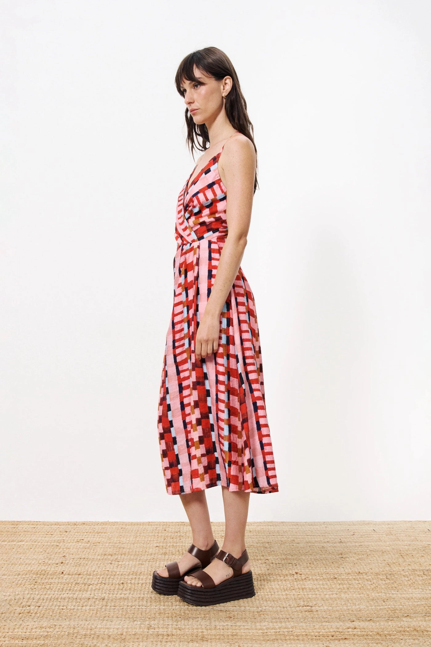 AELIG ROUGE MIDI DRESS Flattering Fit for All Spring Style