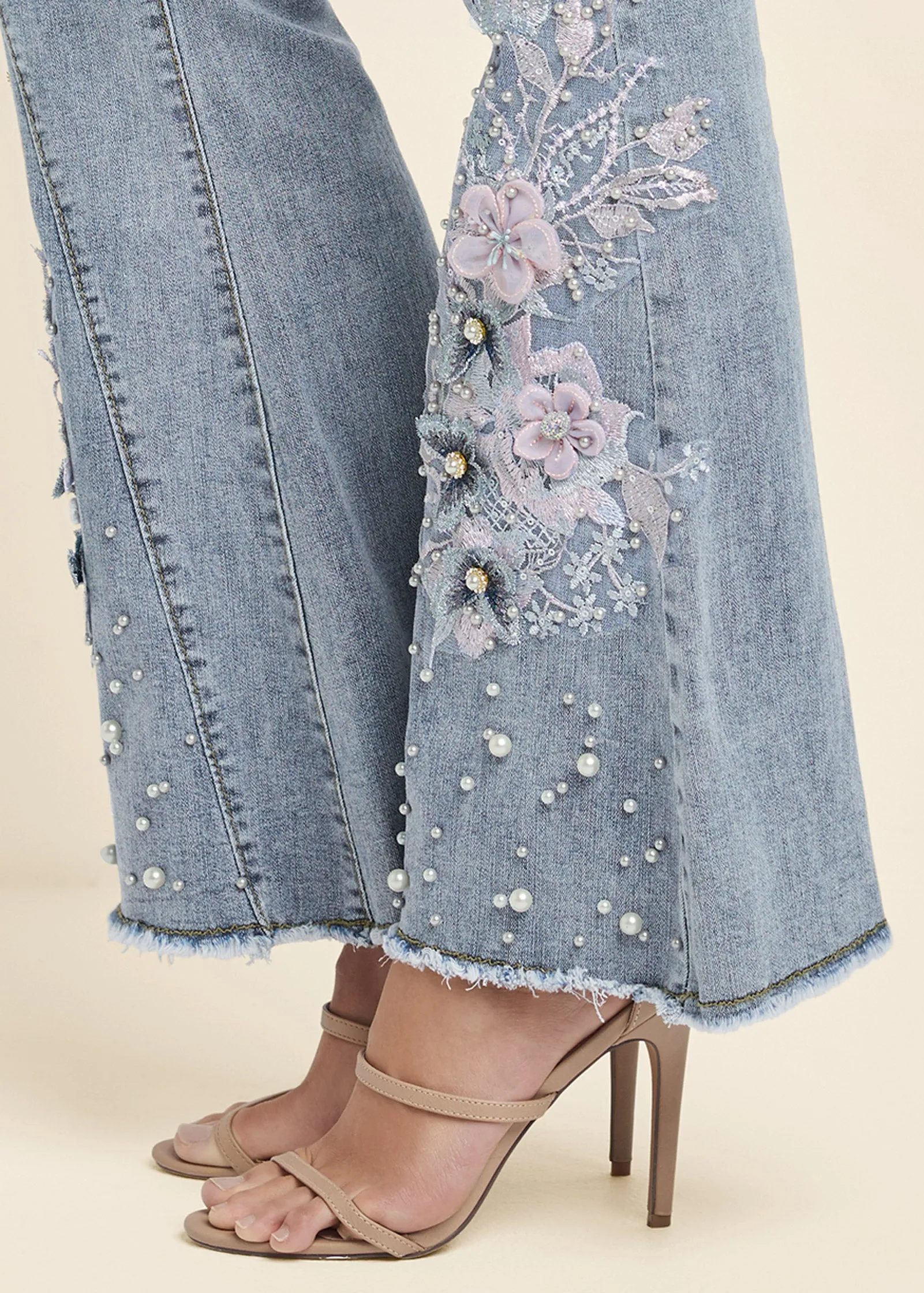 Floral Applique Jeans - Light Wash