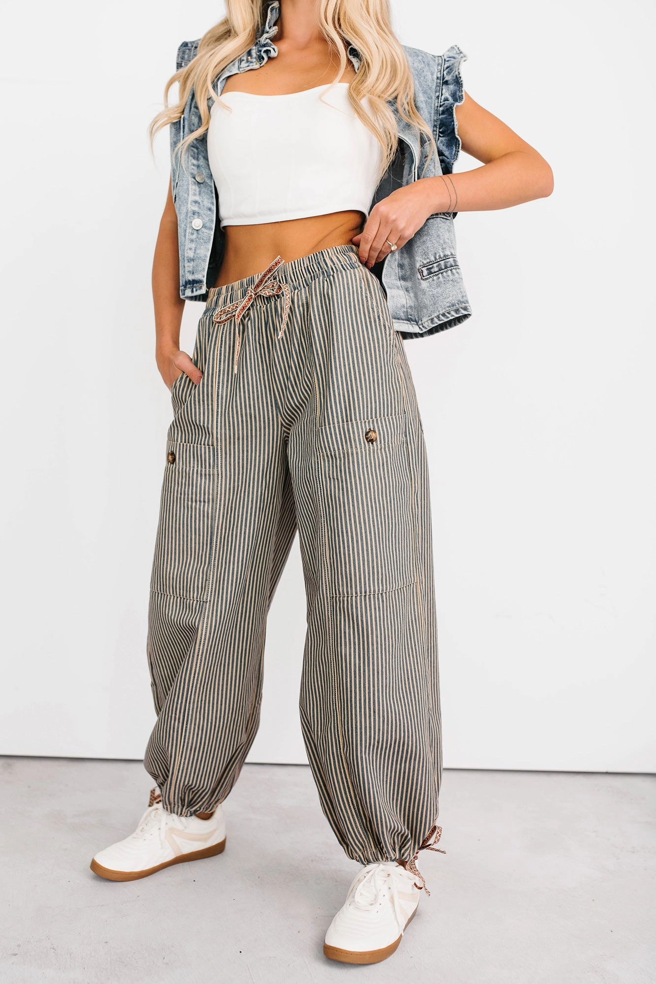 Stretchable Design Body Friendly Restless Heart Striped Wide Leg Drawstring Pants (Latte)
