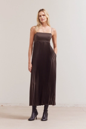 Flowing Fit FRIDA PLEATED MIDI DRESS