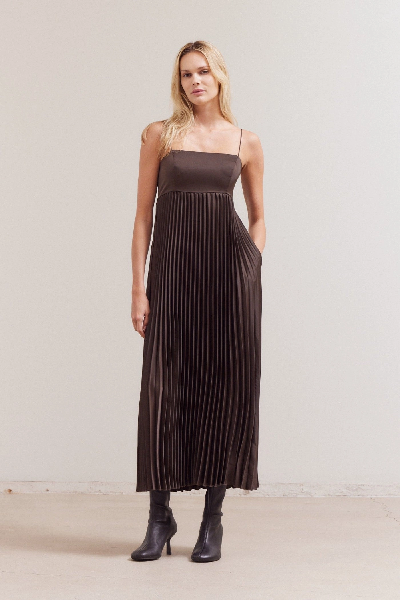 Breeze Grace FRIDA PLEATED MIDI DRESS