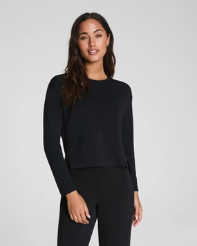 AIRESSENTIALS LONG SLEEVE SIDE SLIT TOP TearResistant Blends OdorResistantTechnology