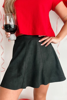 Daily Style Twist Front Design Girl Code Faux Suede Mini Skirt (Black)