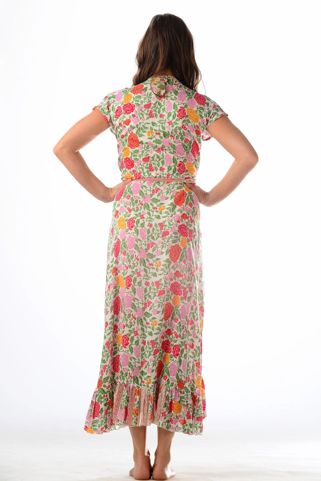 Voyager Dress / White Rose Neutral Mood Vibrant Style
