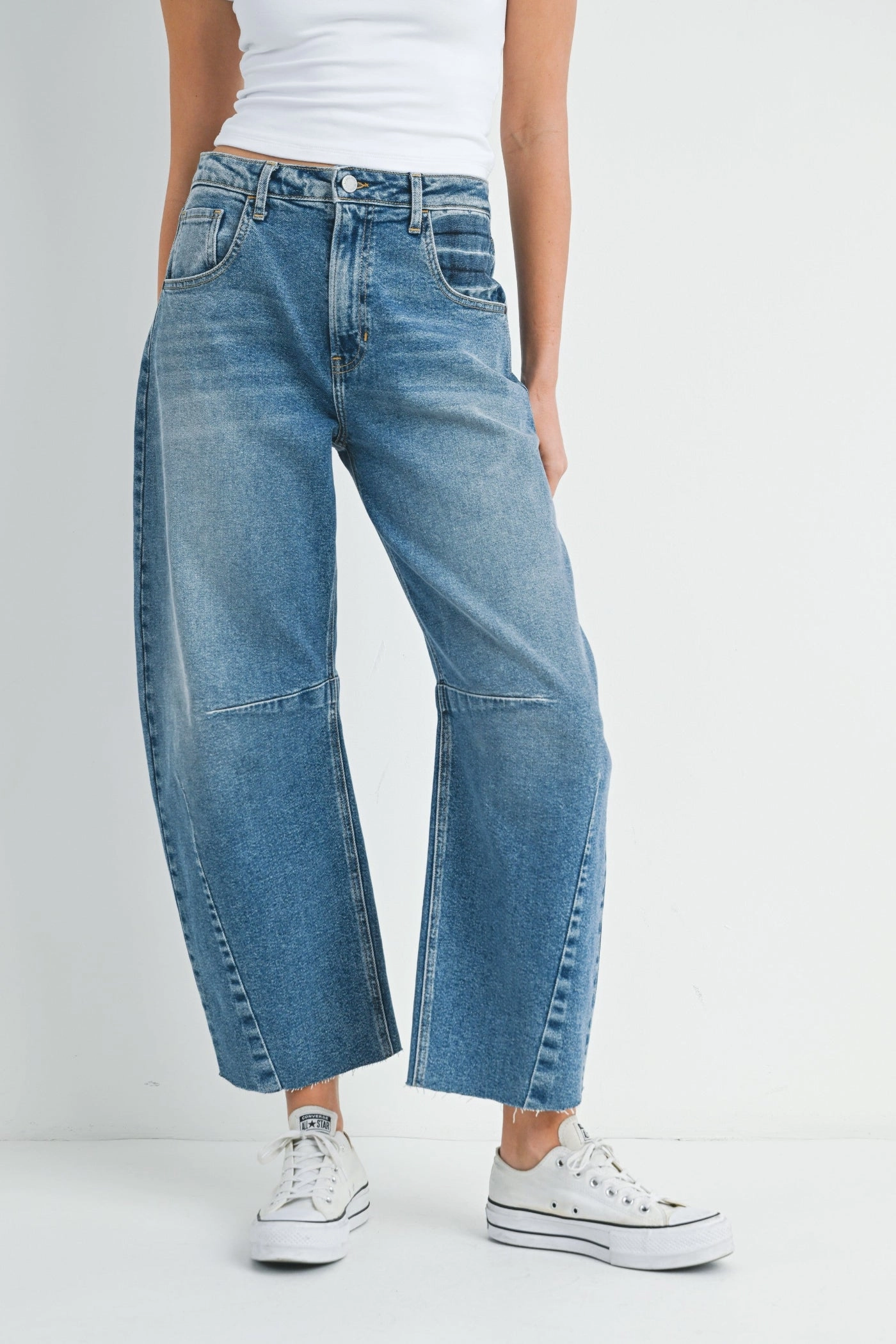 Affordable Neutral Holiday Vibes Brunch Outfit Trend Setter HAZEL BARREL JEANS