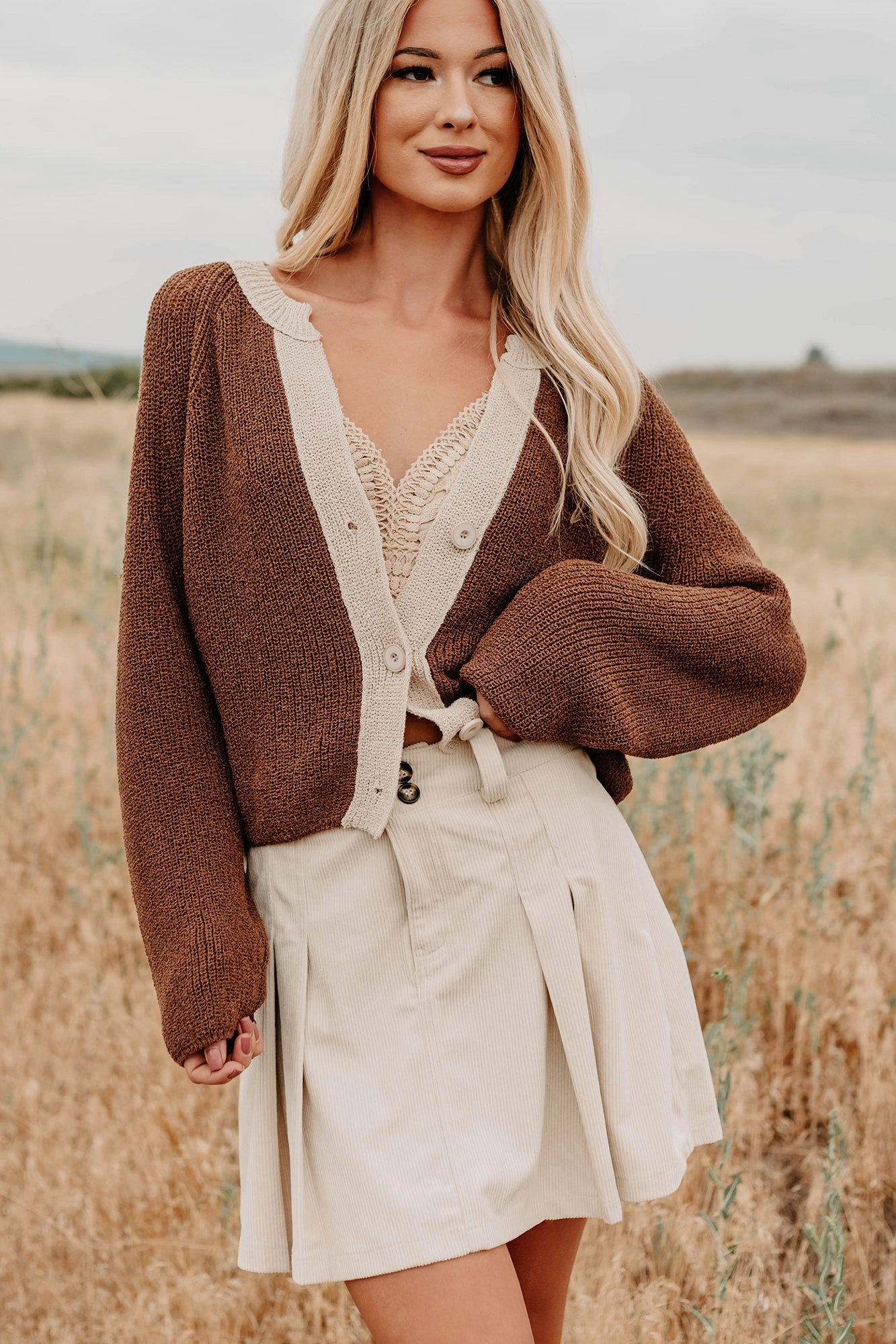MoistureWickingTechnology Ventilated Back Panels Healing My Heart Contrast Knit Cardigan (Brown)